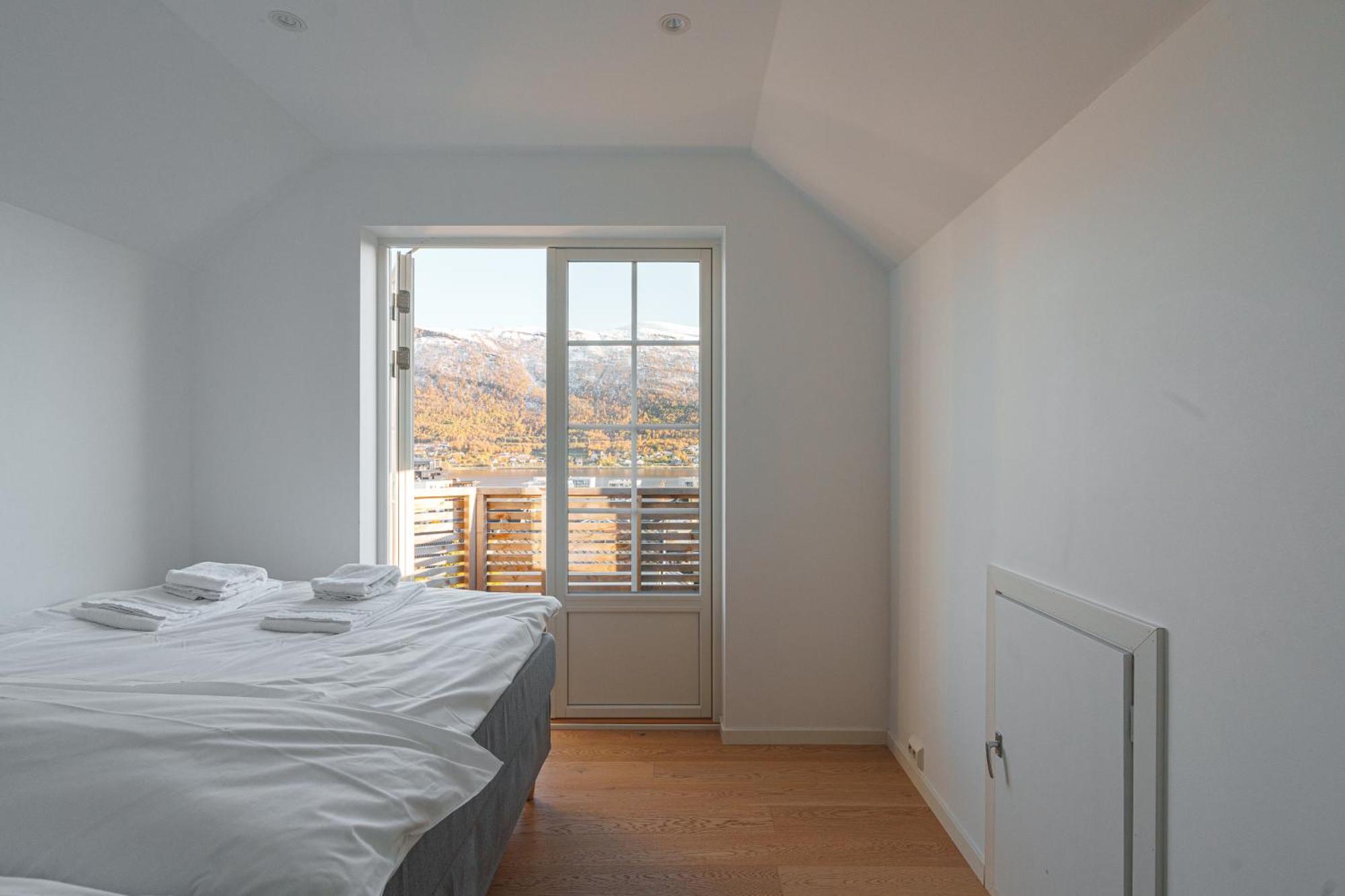 Appartement Modern House With Great View! à Tromsø Extérieur photo