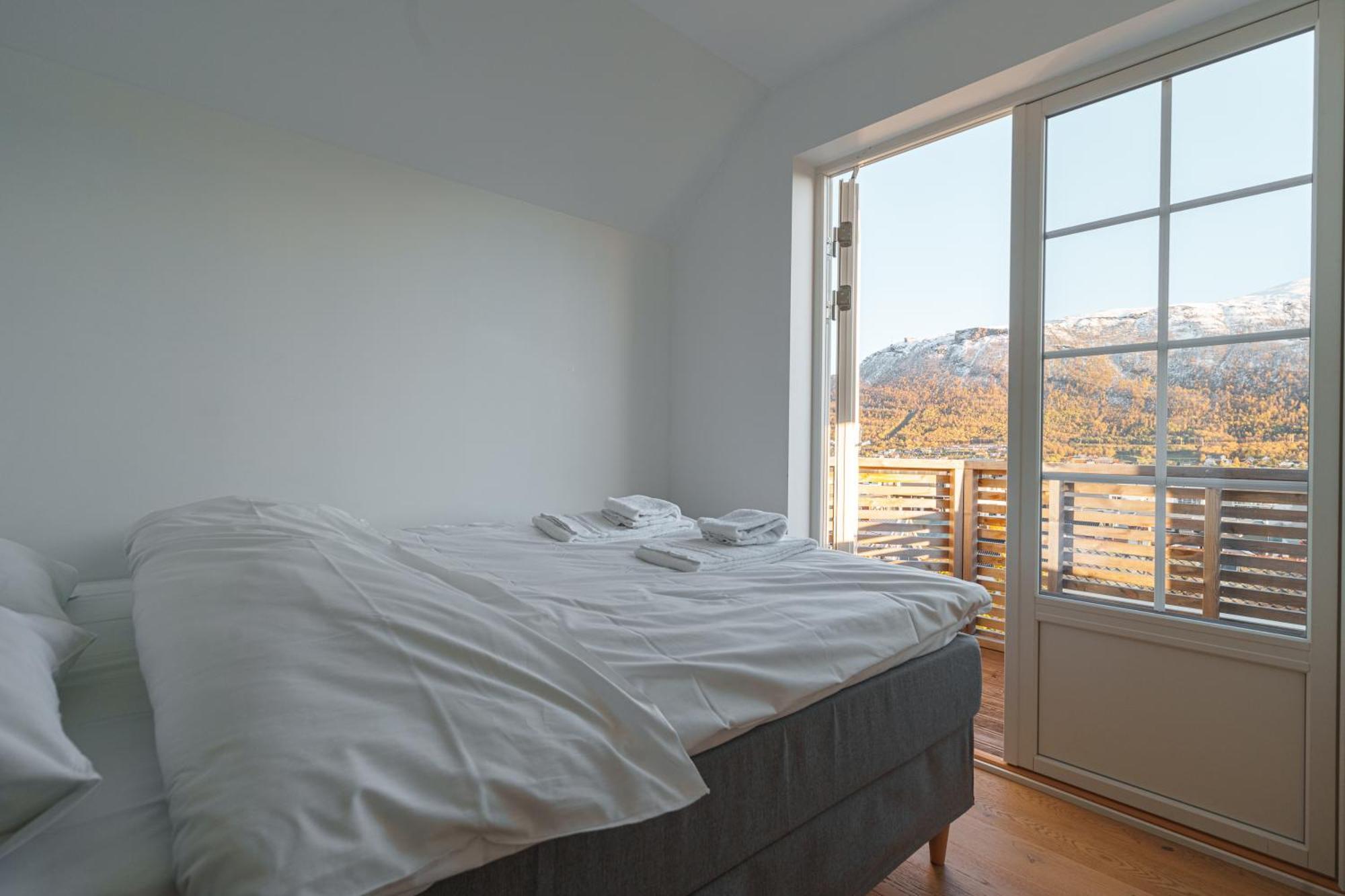 Appartement Modern House With Great View! à Tromsø Extérieur photo